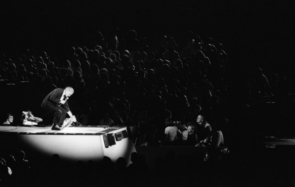 Frank Sinatra, em show no Maracanã, em 1980 — Foto: João Roberto Ripper/Agência O Globo