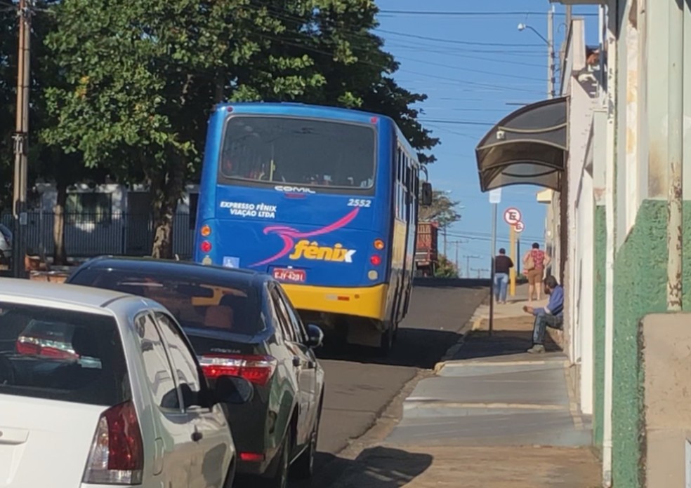 Empresa venceu licitação e ônibus começaram a operar nesta quarta-feira (22) em São Manuel — Foto: TV TEM/Reprodução