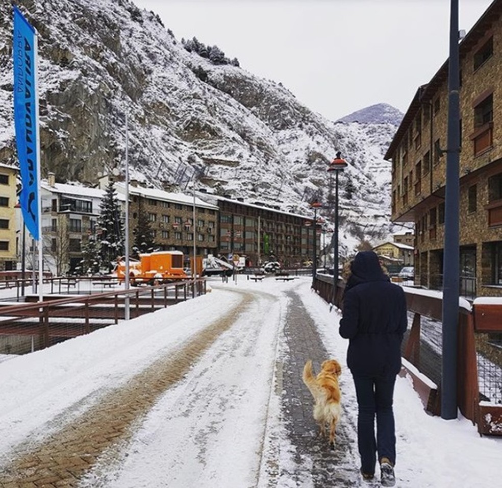 Ela enfrentou o frio no Principado de Andorra â Foto: Talita Meurer Alberti/ Arquivo pessoal