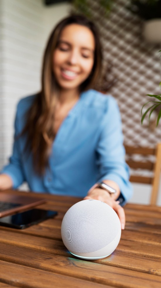 Quer chamar a Alexa? Uma dessas Echos é para você