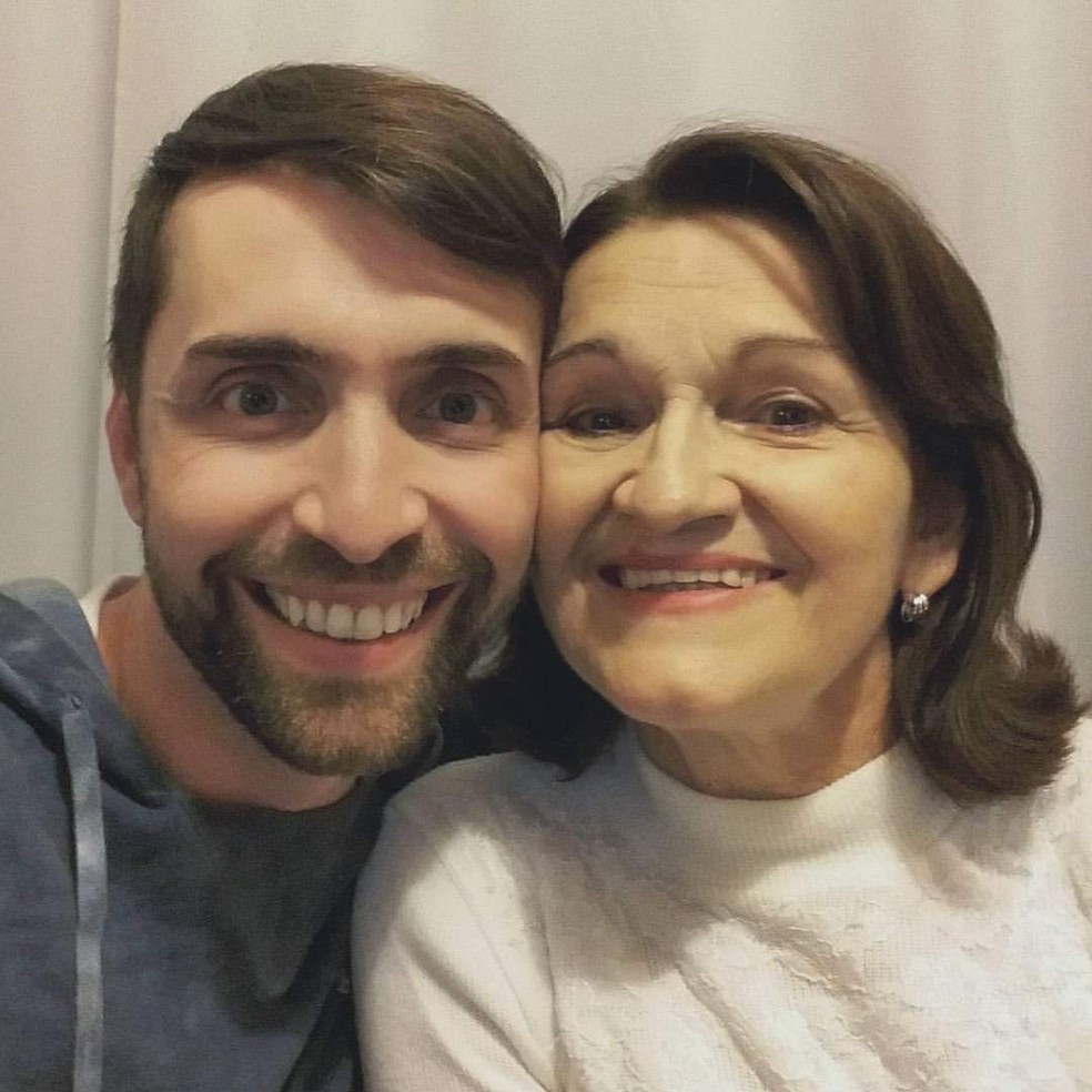 Iran com a mãe, Ottilia — Foto: Arquivo pessoal 
