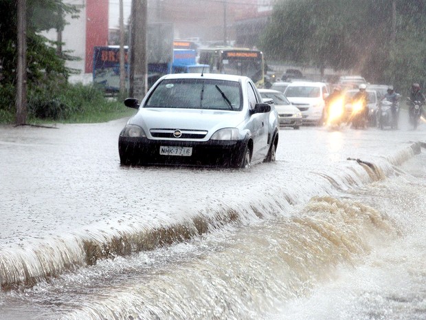 Moradores devem seguir orientações da Defesa Civil em caso de chuva forte (Foto: De Jesus/O Estado)