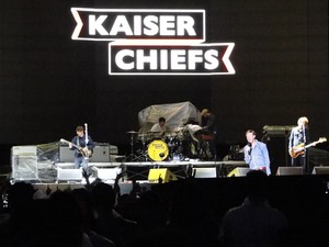 Os ingleses do Kaiser Chiefs abriram o show do Foo Fighters (Foto: Thais Pimentel/G1)