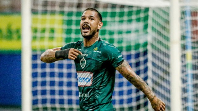 Hélio Paraíba marcou o gol da vitória