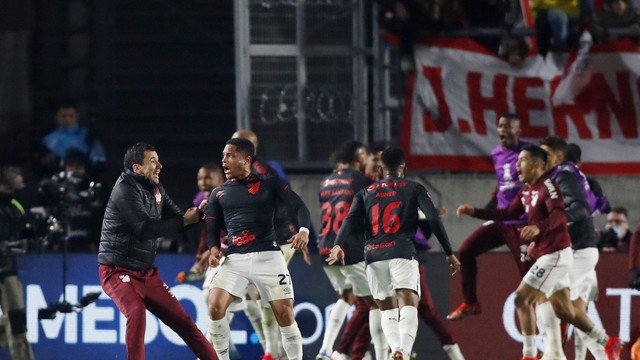 Estudiantes x Athletico