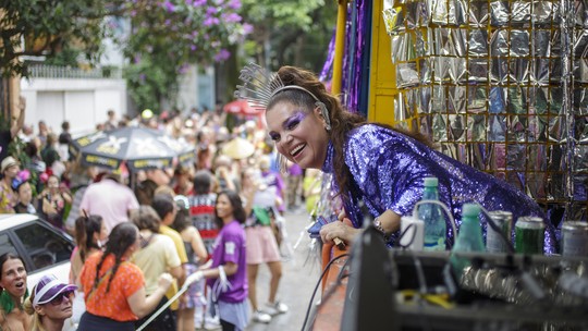 Por que o Bloco do Apego se tornou point de mulheres de todas as idades durante o Carnaval? 