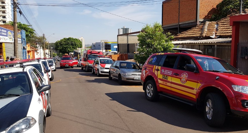 Trânsito da Rua Francisco Goulart, na Vila Ocidental, precisou ser interditado (Foto: Polícia Militar/Cedida)