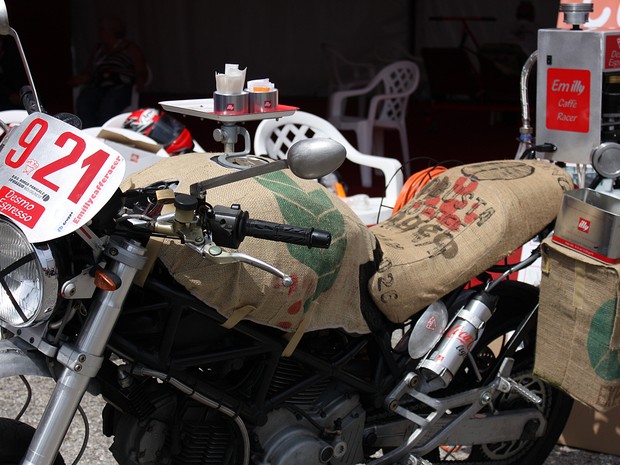 Ducati Monster customizada faz café (Foto: Rafael Miotto/G1)
