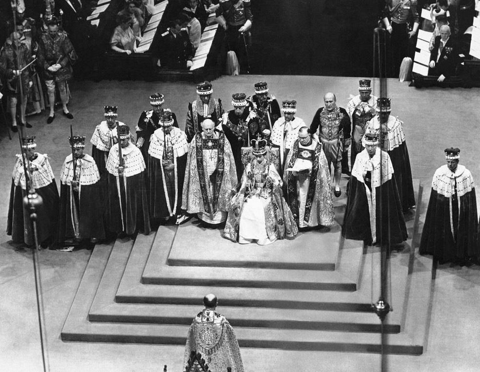 Cerimônia de coroação da Rainha do Reino Unido — Foto: Associated Press/File