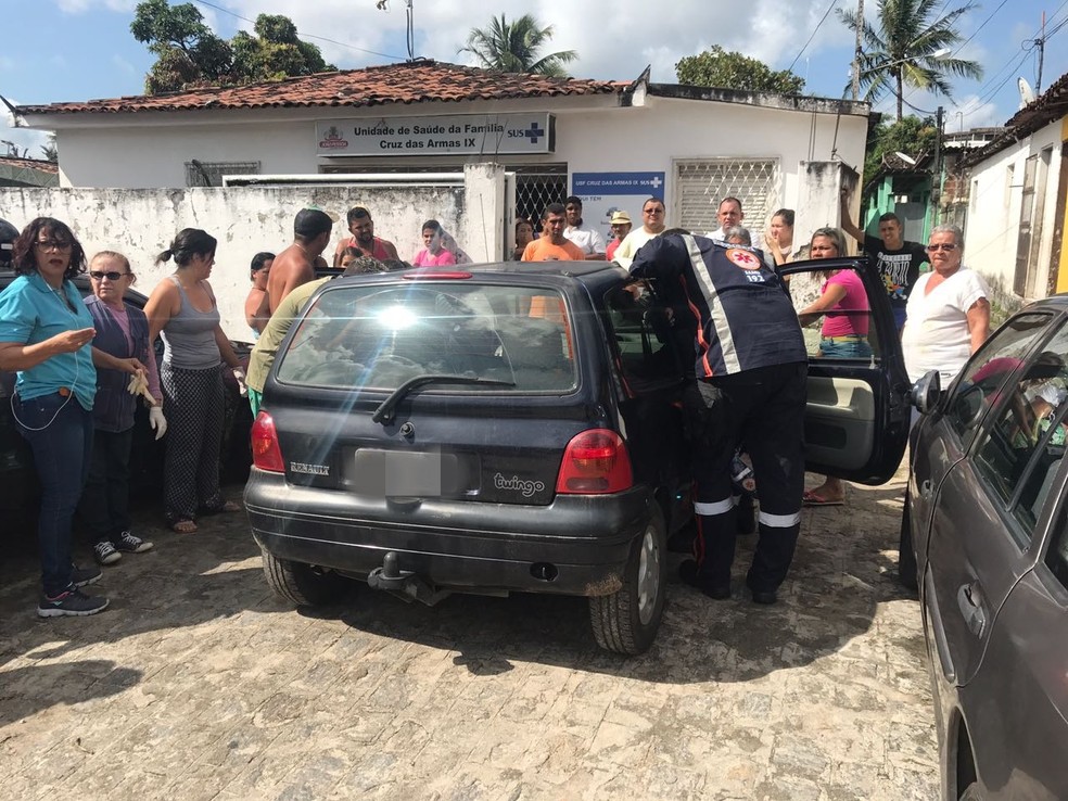 Suspeito de assaltar é assassinado dentro de carro em João Pessoa, diz polícia (Foto: Walter Paparazzo/ G1)