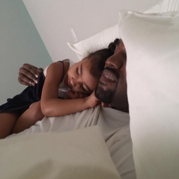 Kanye West com a filha, North (Foto: Reprodução/Instagram)