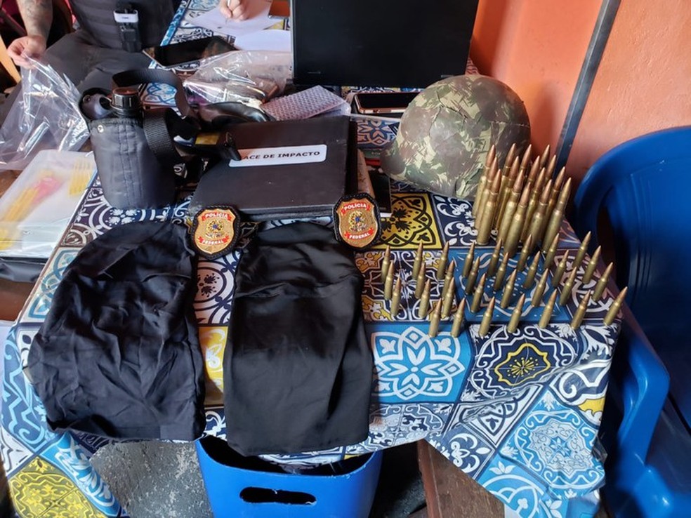 Apreensões em uma das fases da operação que investiga crimes em Araçatuba (SP) e outras cidades — Foto: Polícia Federal/Divulgação