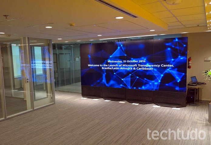 Sala principal do Centro de Transparência Microsoft em Brasília (Foto: Fabrício Vitorino / TechTudo)
