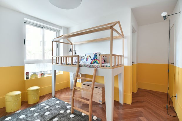 Décor do dia: cama nas alturas e cabaninha criam quarto infantil dos sonhos (Foto: Divulgação)