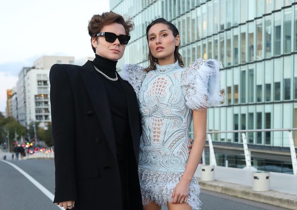 Com vestido imponente, Sasha participa do desfile da Balmain em Paris ao  lado de João Figueiredo - Vogue | moda