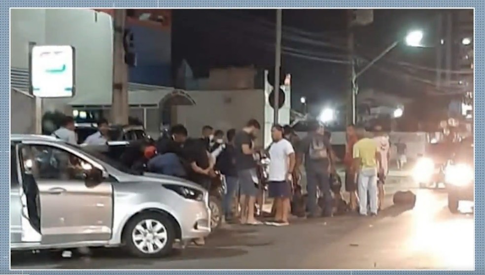 Motorista de aplicativo atropela quatro pessoas, após ser baleado em tentativa de assalto em São Luís — Foto: Reprodução/TV Mirante