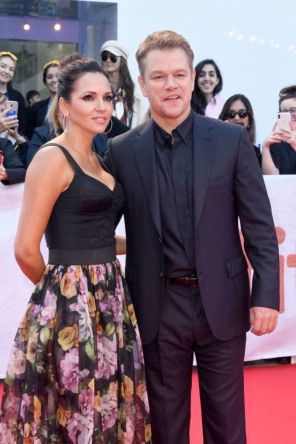 TORONTO, ONTARIO - SEPTEMBER 09: (L-R) Luciana Barroso and Matt Damon attends the "Ford v Ferrari" premiere during the 2019 Toronto International Film Festival at Roy Thomson Hall on September 09, 2019 in Toronto, Canada. (Photo by Frazer Harrison/Getty I (Foto: Getty Images)