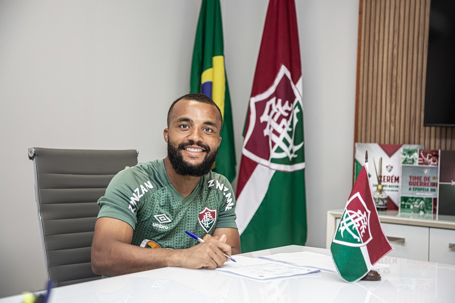 Samuel Xavier assinou ate dezembro de 2024 com o Fluminense