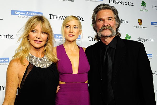 Goldie Hawn, Katie Hudson e Kurt Russell (Foto: Getty Images)