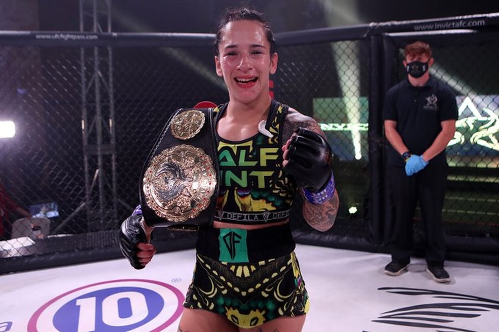 Alesha Zappitella conquistou o cinturo peso-tomo no Invicta FC 42  Foto: Divulgao / Invicta FC