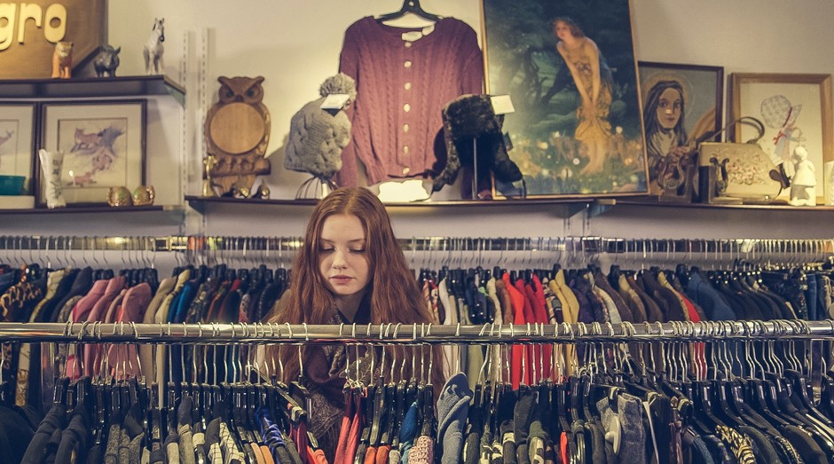 compras, jovem, geração z, loja de roupas, brechó (Foto: Reprodução/Pexels)