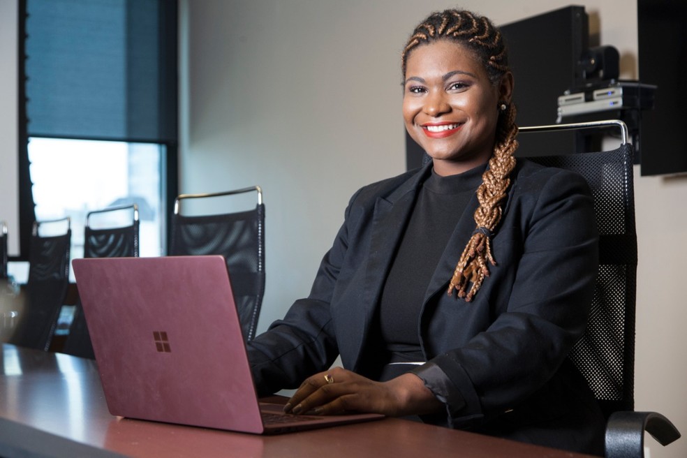Lisiane foi reconhecida pela Forbes Brasil entre os 91 destaques abaixo dos 30 anos que fazem a diferença no país — Foto: Divulgação/Microsoft
