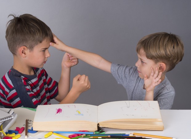 TDAH; meninos; briga; escola (Foto: Thinkstock)