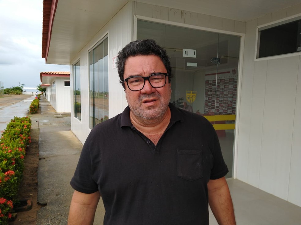 Marcos Lima Verde fala sobre regularizações no CRB — Foto: Denison Roma/GloboEsporte.com