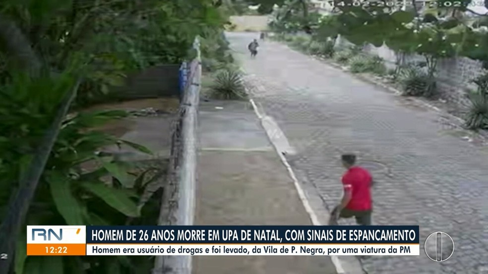 C&acirc;mera de seguran&ccedil;a registrou Ray em surto psic&oacute;tico: ele pulou muros de casas &mdash; Foto: Divulga&ccedil;&atilde;o