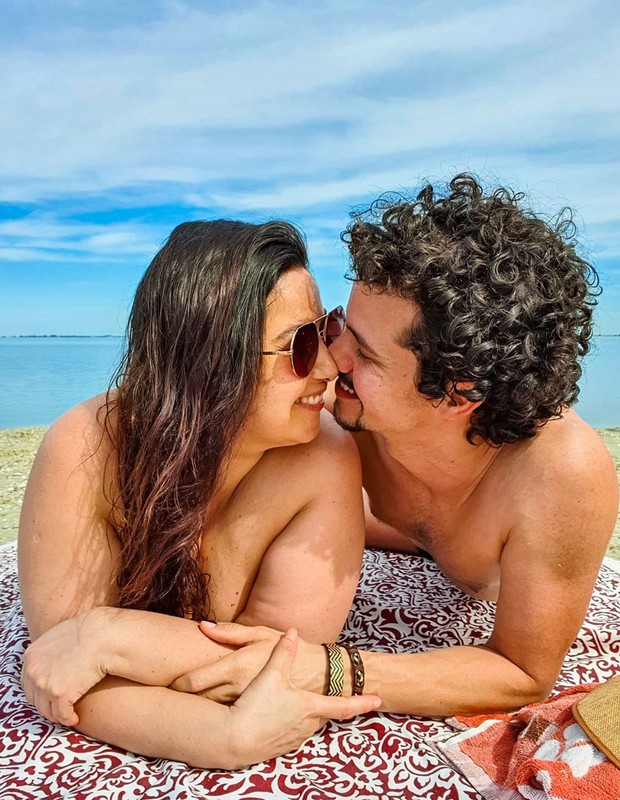 Mariana Xavier com namorado e enteados (Foto: Reprodução/Instagram)