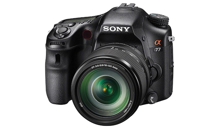 Câmera digital Sony A77 tem lentes intercambiáveis e faz vídeos em Full HD (Foto: Divulgação/Sony)