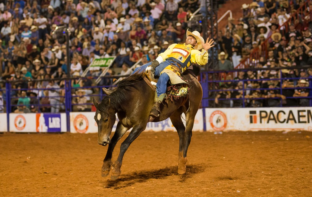 Provas de montaria a cavalo tiveram as finais realizadas neste domingo (26), na Arena Barretos (Foto: Érico Andrade/G1)
