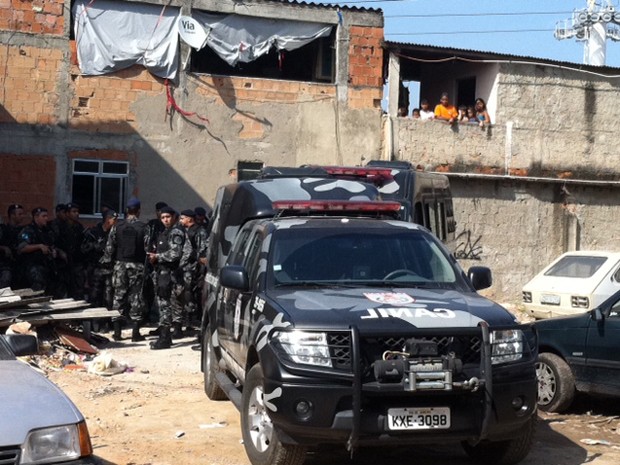 Região onde PM foi baleada durante tiroteio tem policiamento (Foto: Alba Valéria Mendonça / G1)