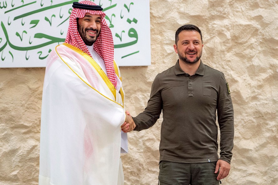 O líder saudita Mohammad bin Salman e o presidente ucraniano, Volodymyr Zelensky