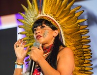 Célia Xakriabá: 'Muito se fala de amar a pátria, mas a mãe do Brasil é indígena'
