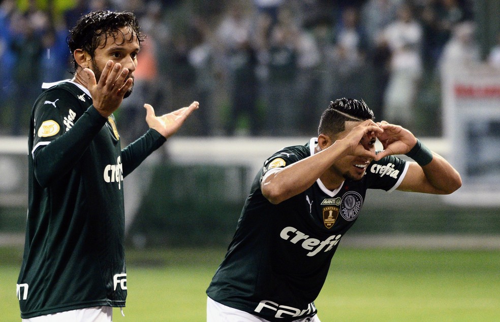 Scarpa e Rony se destacaram na goleada do Palmeiras &mdash; Foto: Marcos Ribolli