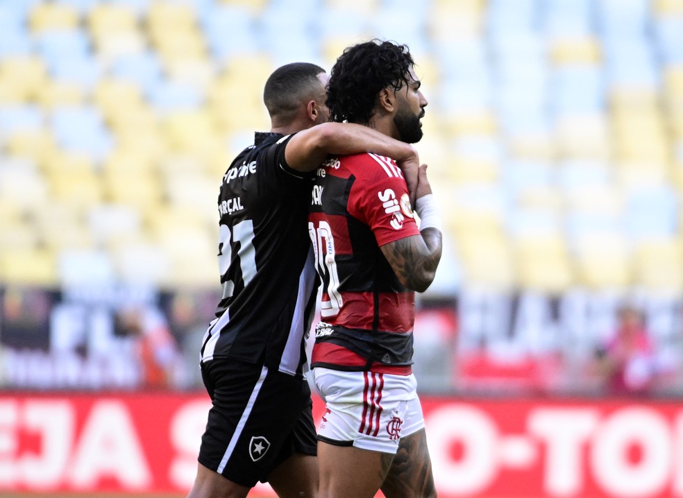 Mar&ccedil;al e Gabigol no Flamengo x Botafogo &mdash; Foto: Andr&eacute; Dur&atilde;o/ge