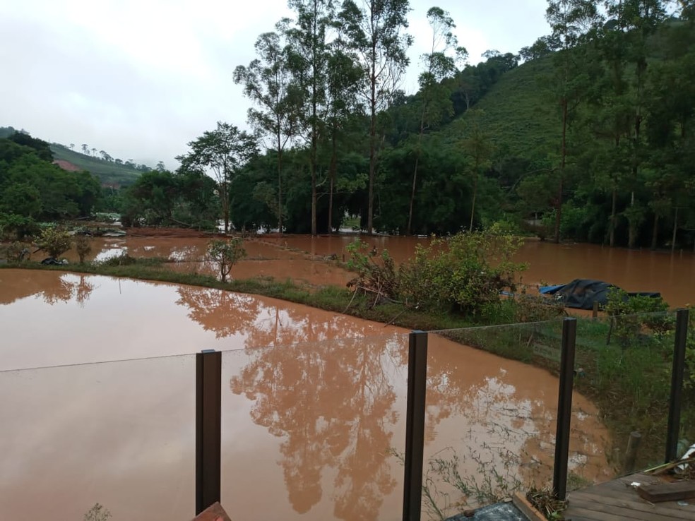 Lago onde Mayana foi parar após ser levada pela correnteza em Correia de Almeida, em Barbacena — Foto: Corpo de Bombeiros/Divulgação