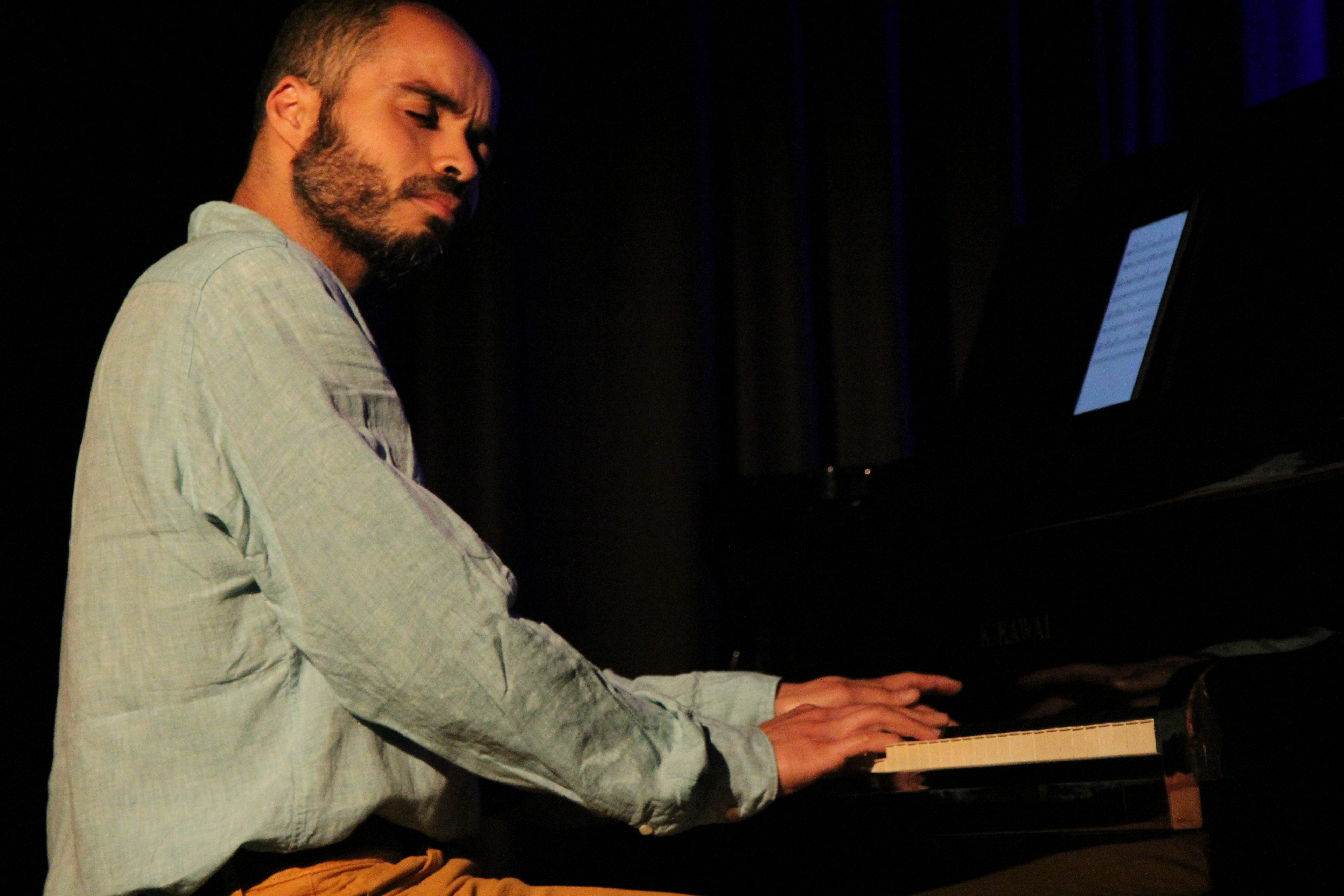 Phillipe ao piano (Foto: Monise Terra)