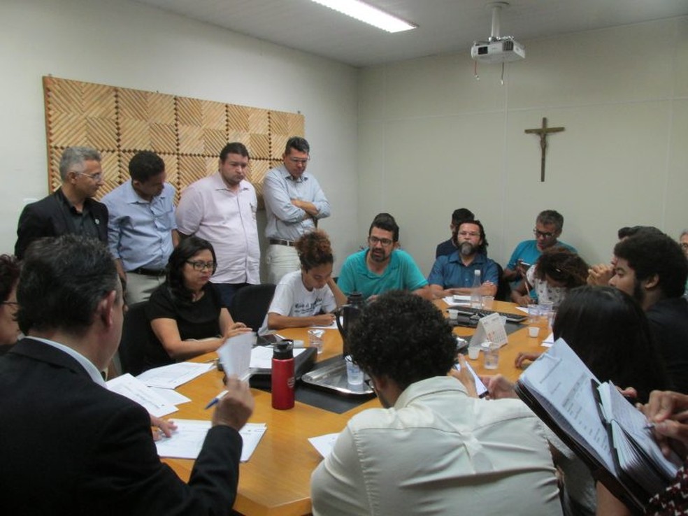 Estudantes participaram de reunião com o reitor da instituição — Foto: Divulgação/UESPI