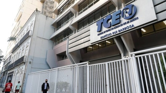 TCE-RJ identifica pagamentos irregulares do Supera RJ: até servidores e mortos receberam