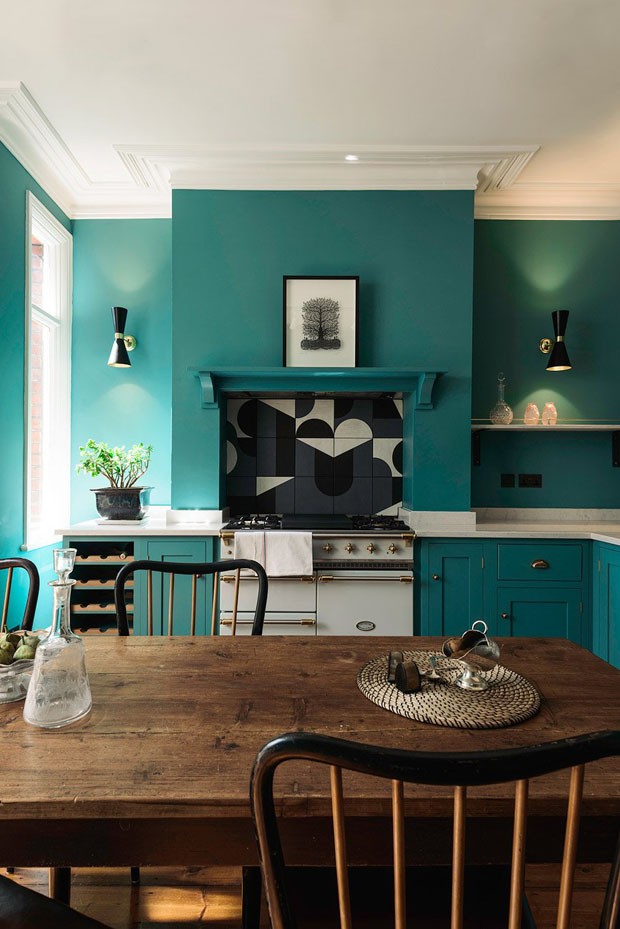 Décor do dia: cozinha azul turquesa com inspiração francesa (Foto: Divulgação )