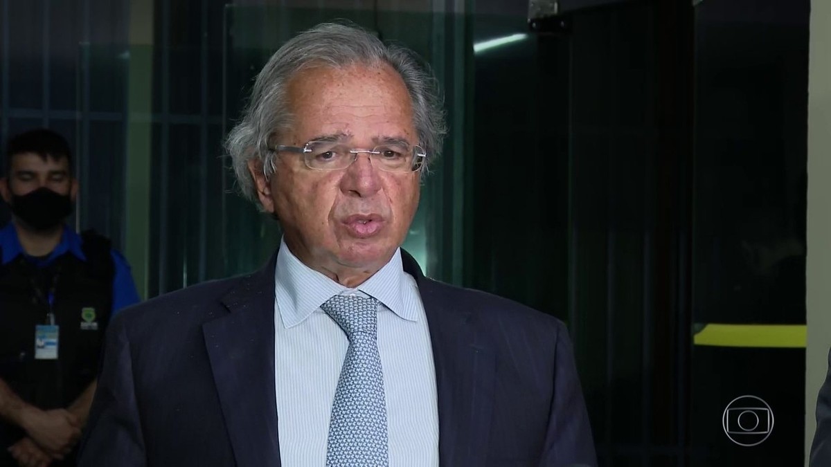 Guedes anuncia pedidos de demissão de dois secretários e vê 'debandada' na Economia thumbnail