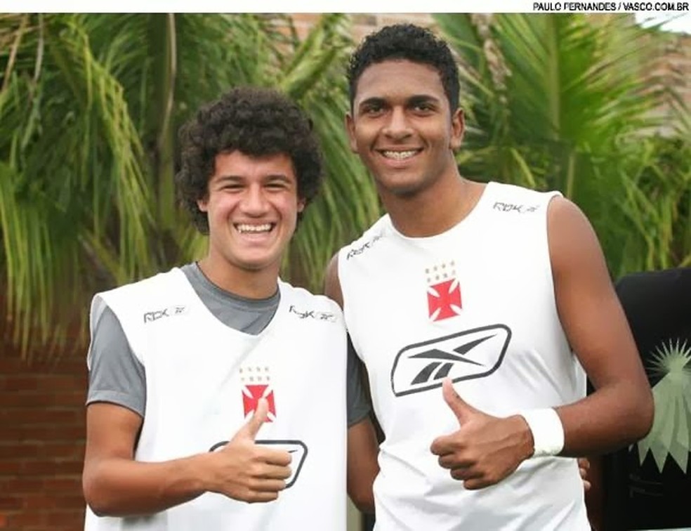 Willen e Coutinho surgiram juntos no profissional do Vasco (Foto: Paulo Fernandes/Vasco.com.br)