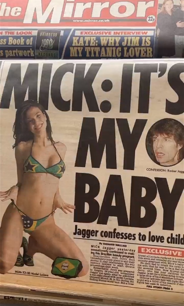 Luciana Gimenez reviu tabloides dos quais foi capa na época em que engravidou de Lucas, seu filho com o cantor Mick Jagger (Foto: Reprodução / Instagram)