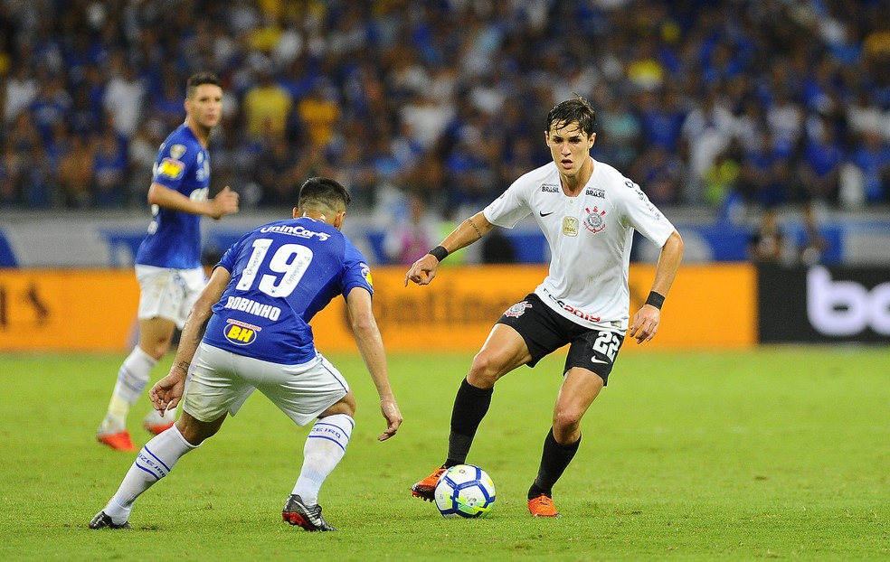 No jogo de quarta, espaço principal da camisa do Corinthians estava limpo — Foto: Marcos Riboli