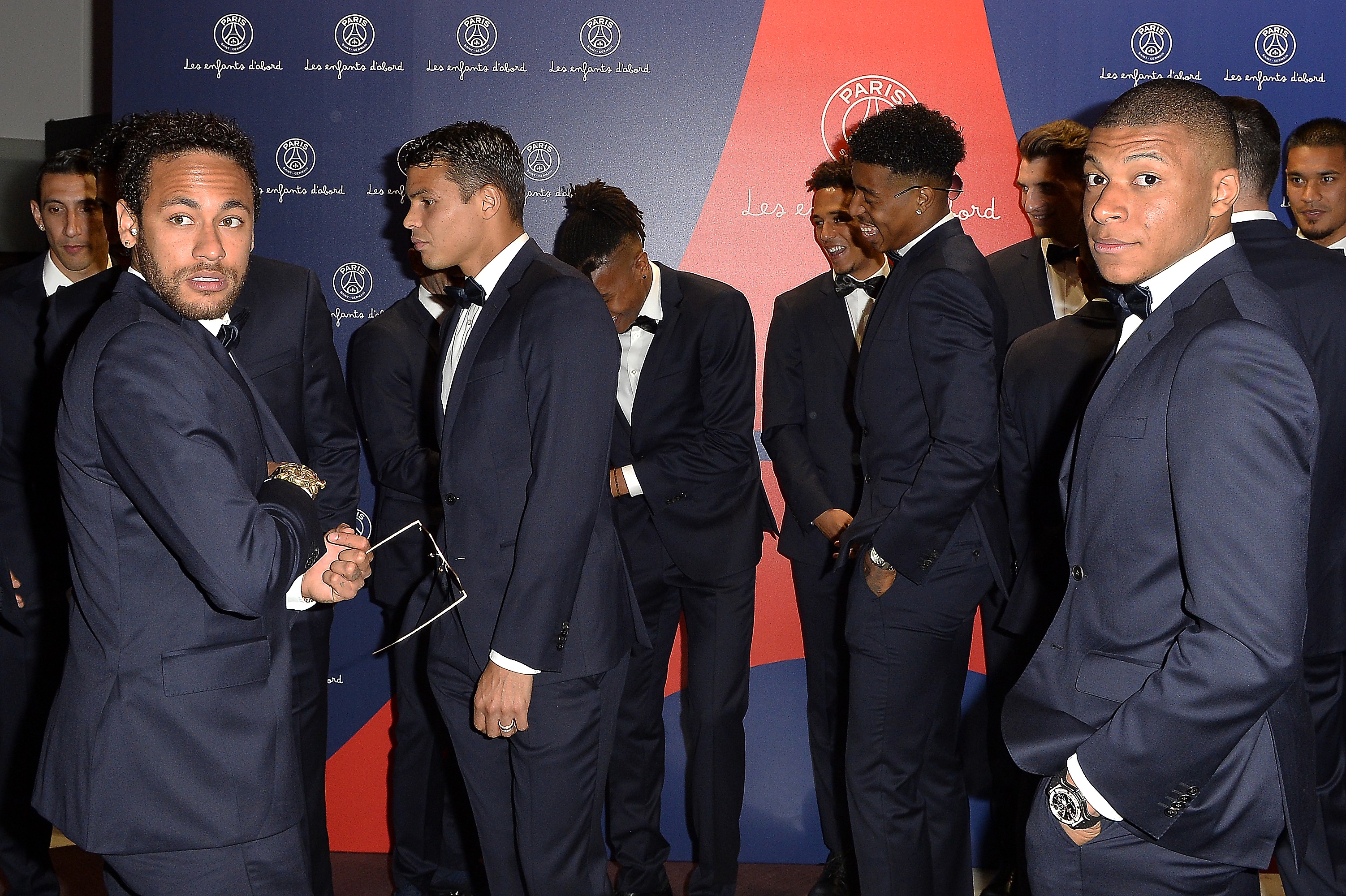 Neymar, Mbappé e Thiago Silva em jantar beneficente do PSG (Foto: Getty Images)
