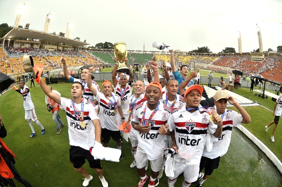 Tuta foi campeão com o São Paulo da Copa SP de Futebol Júnior, em 2019  — Foto: Marcos Ribolli