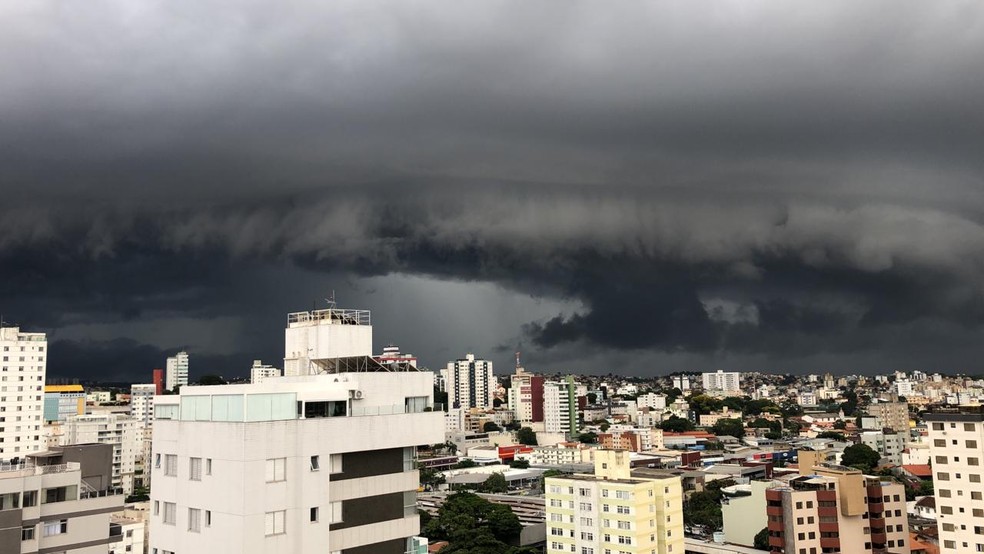 Defesa Civil emite alerta de tempestade severa na Grande BH | Minas ...
