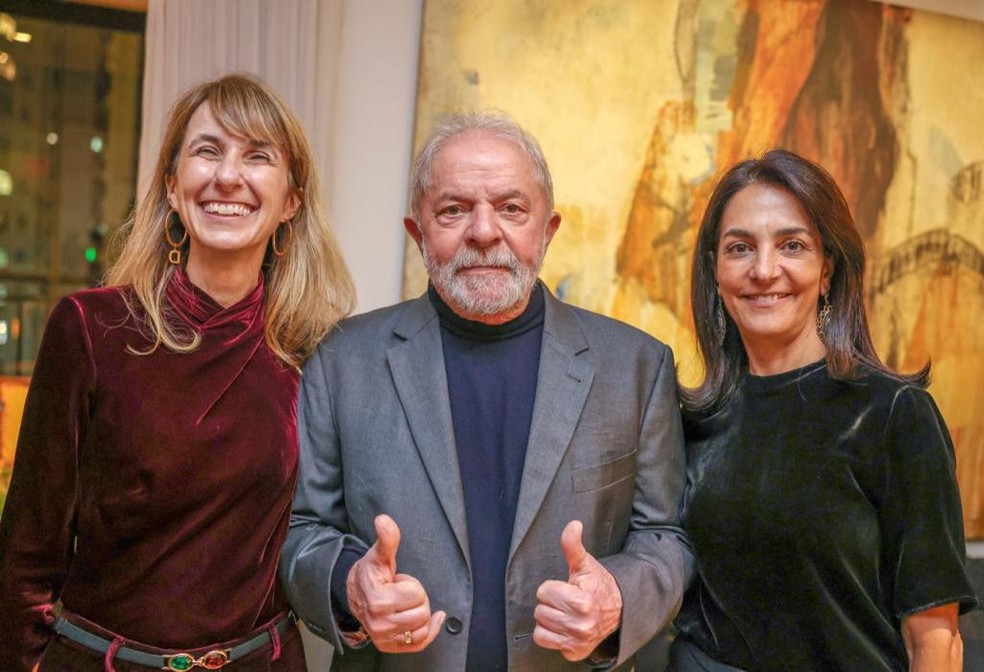 Lula em encontro do grupo "Prerrogativas" com as advogadas Dora Cavalcanti e Flávia Rahal — Foto: Reprodução